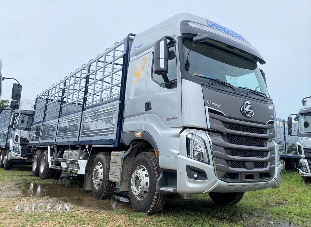 Xe tải ChengLong 4 chân H7 400HP thùng 9m7 cao 2m53